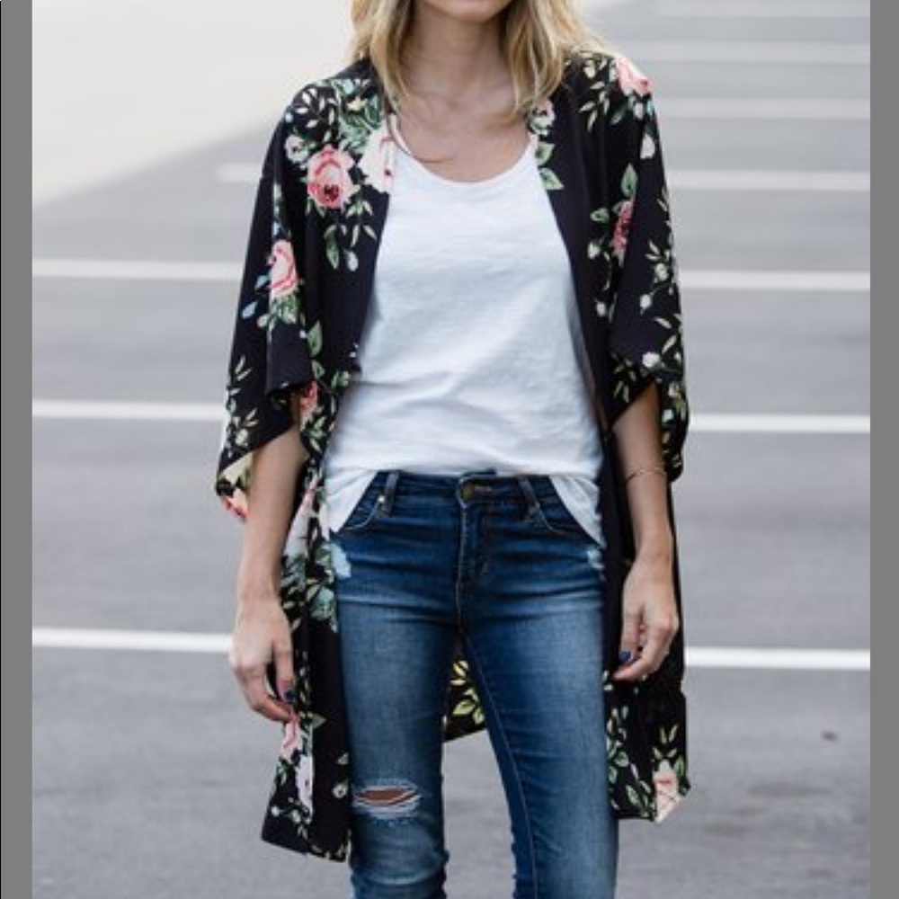 black-pink-rose-floral-kimono